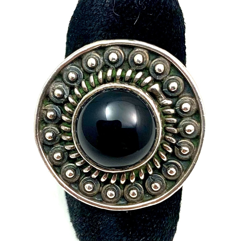 Vintage sterling silver & black onyx ring